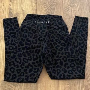 NWOT Balance Athletica Flocked Cheetah Leggings, Small